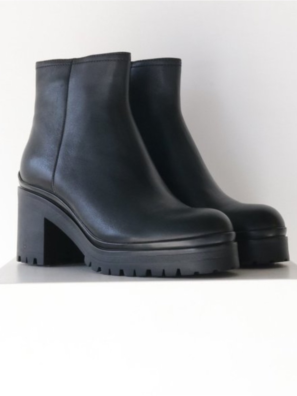 NWOB Jeffrey Campbell Black Leather Tracker Block Heel Ankle Boots Size 10
